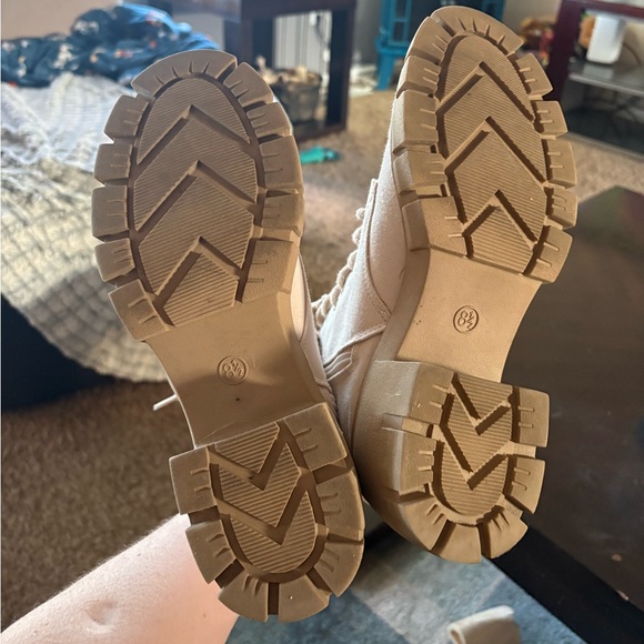 Universal Thread Beige Platform Boots Size 8.5 – Lace Up + Zip - Picture 7 of 8